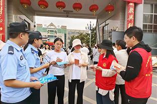 帕森斯：外界会根据当下表现来评价哈登 他今天打了场关键战