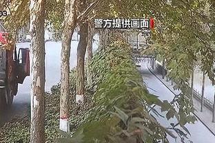 卡拉格调侃本赛季状态糟糕的曼联：赛季末给内维尔些执教时间吧